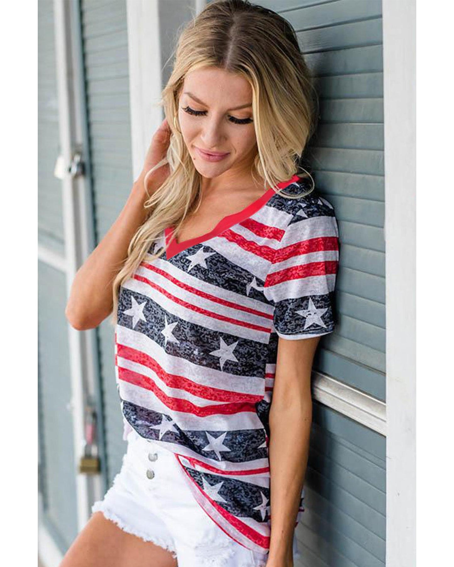 Azura Exchange Star and Stripe Print V-Neck T-Shirt - M