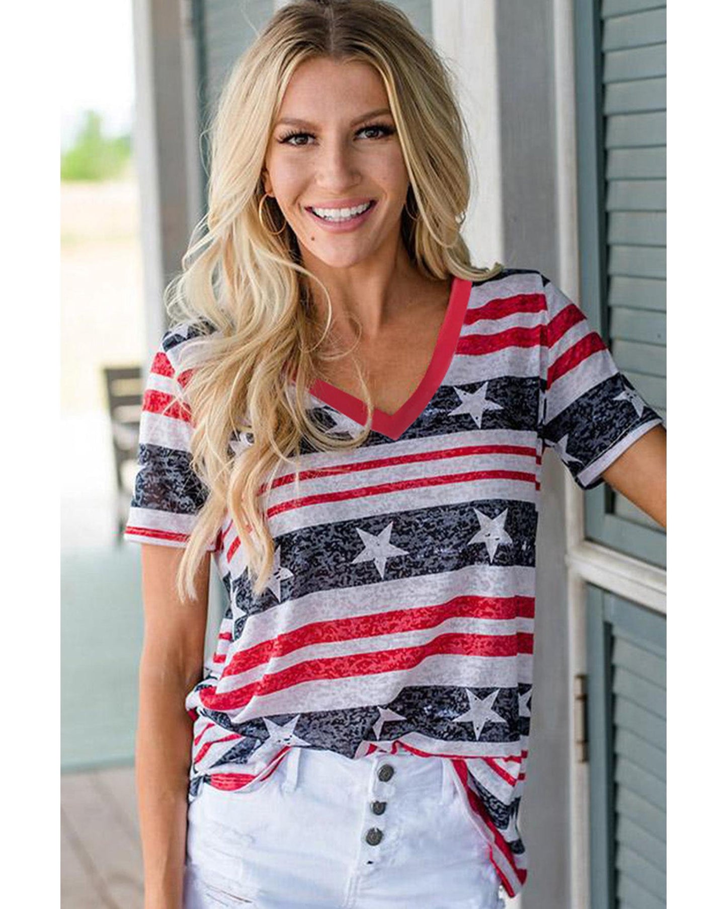 Azura Exchange Star and Stripe Print V-Neck T-Shirt - M