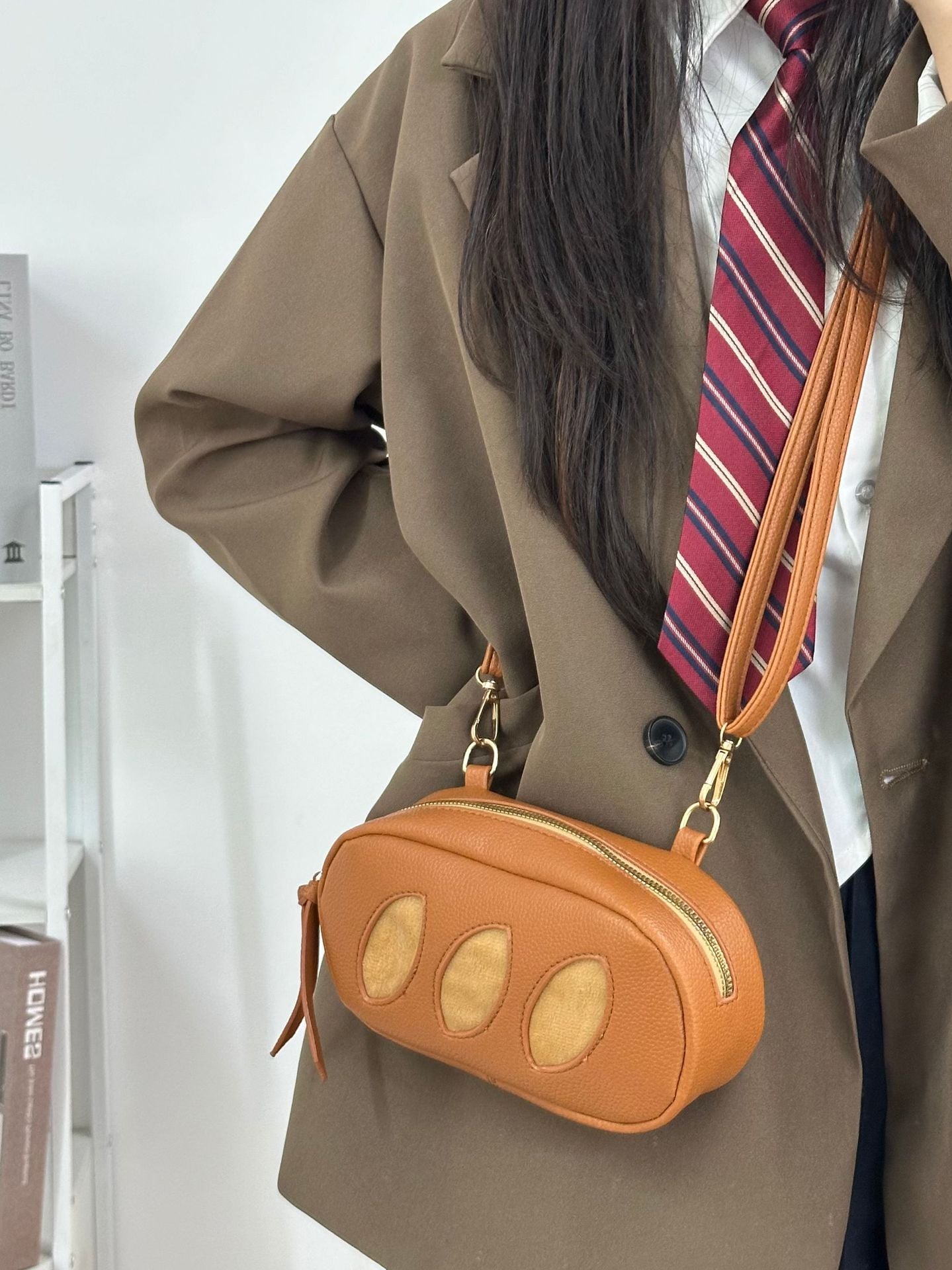 Creative Cute Baguette Crossbody Bag ��� Unique Bread Design, Fashionable Shoulder Bag for Daily Use