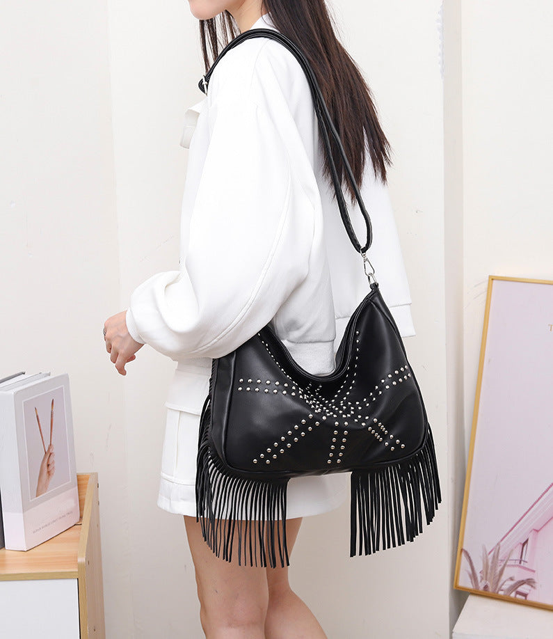 Black Trendy Rivet Fringe Shoulder Bag ��� Large Capacity Soft Leather Handbag for Women, Perfect for Travel and Leisure