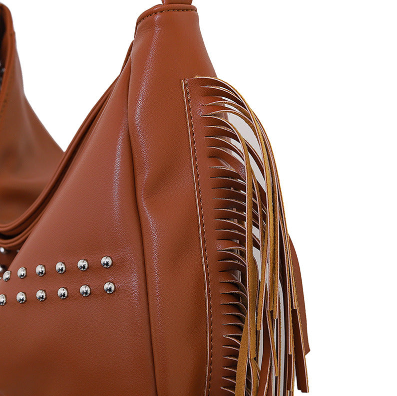 Black Trendy Rivet Fringe Shoulder Bag ��� Large Capacity Soft Leather Handbag for Women, Perfect for Travel and Leisure