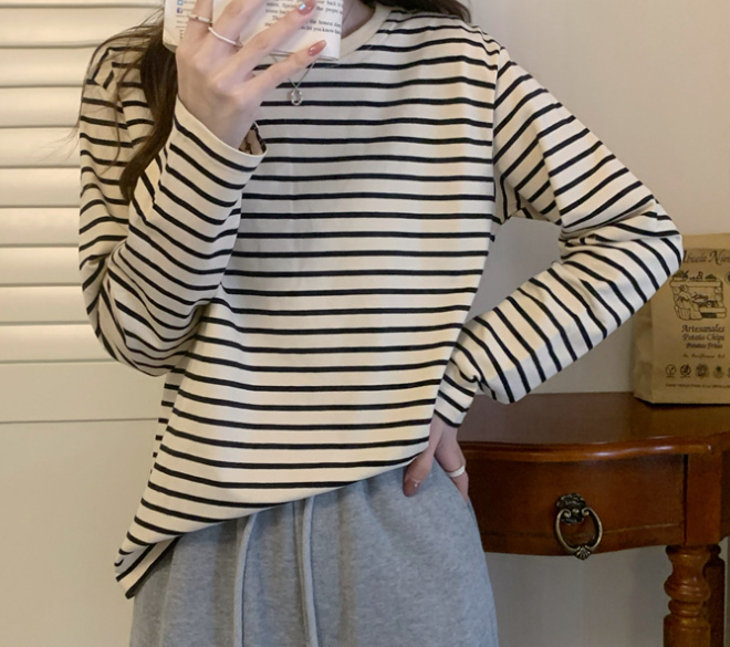 Women's Loose Long Sleeved Striped Shirt Secondary image
