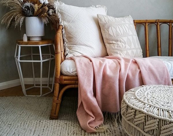 Kensington Throw - 10% Cashmere/ 90% Super Fine Merino Wool - Blush Secondary image