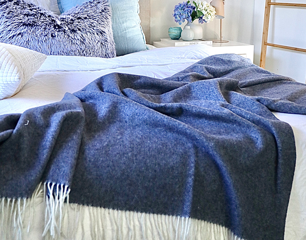 Kensington Throw - 10% Cashmere/ 90% Super Fine Merino Wool - Navy Secondary image