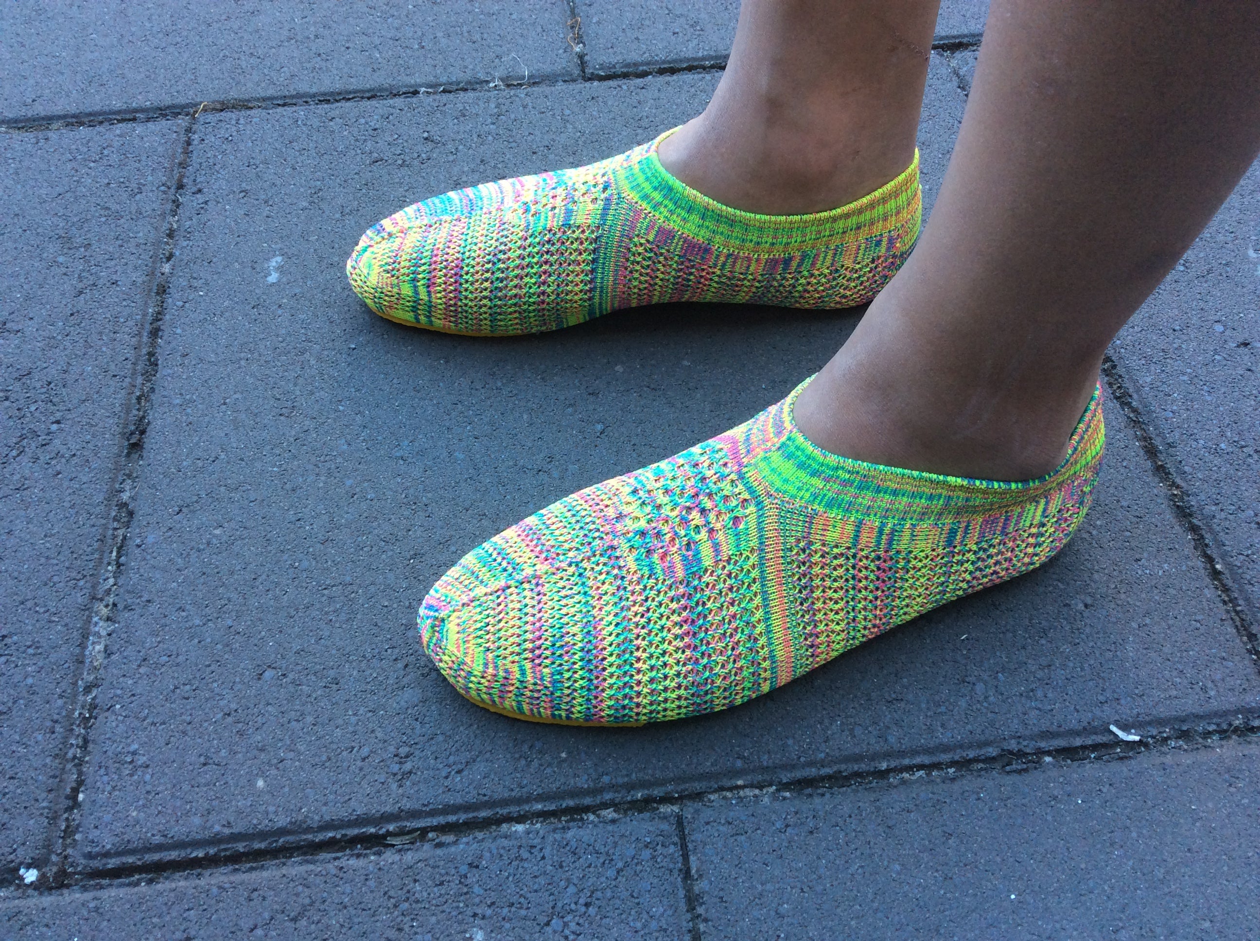 XtremeKinetic Minimal training shoes rainbow size US WOMEN(5-6) US MAN(3.5 -4.5)   EURO SIZE 35-36 Secondary image