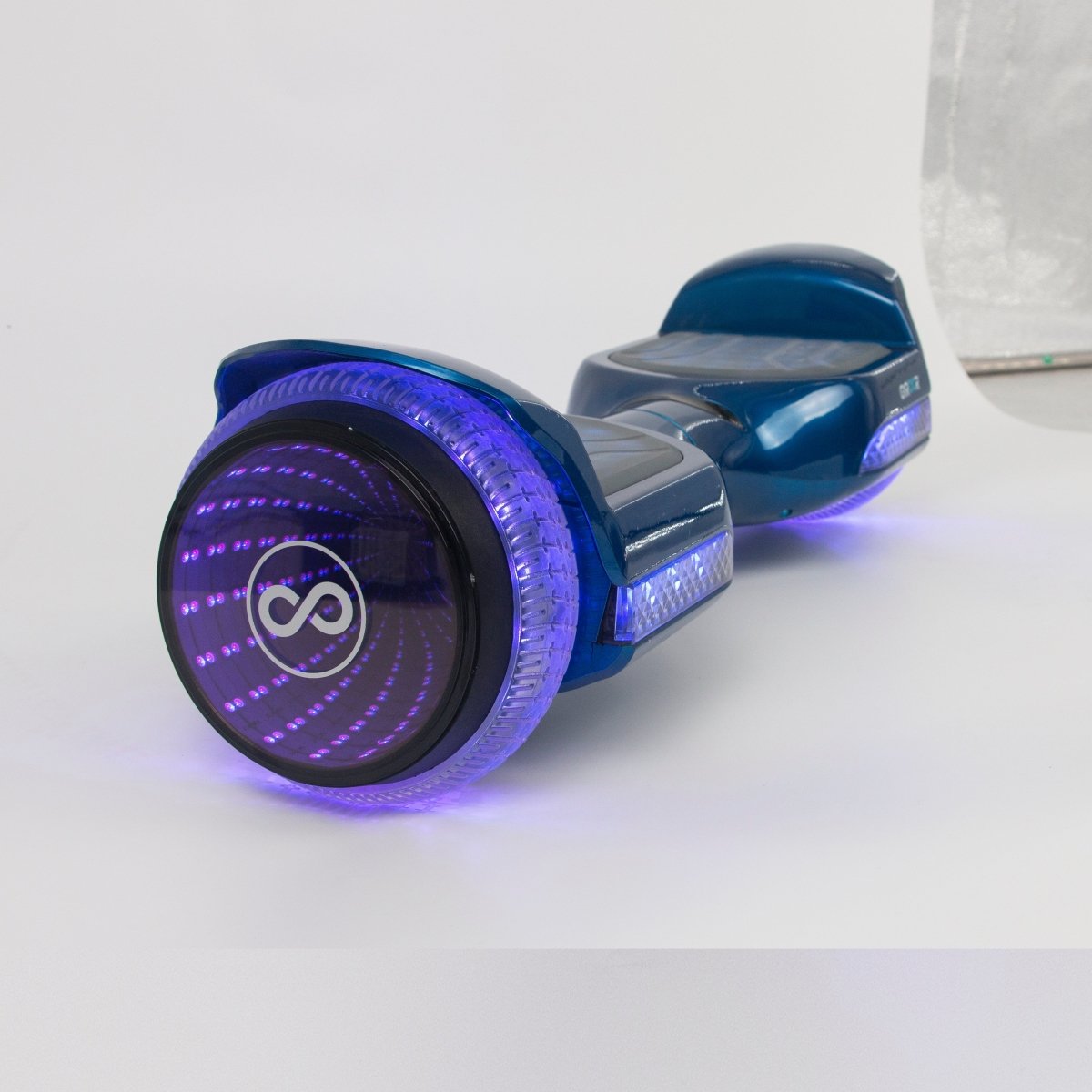 Gyroor G11 6.5 inch Hoverboard with Bluetooth Speaker and LED Lights Self Balancing Electric Scooter Hoverboard Skateboard Secondary image