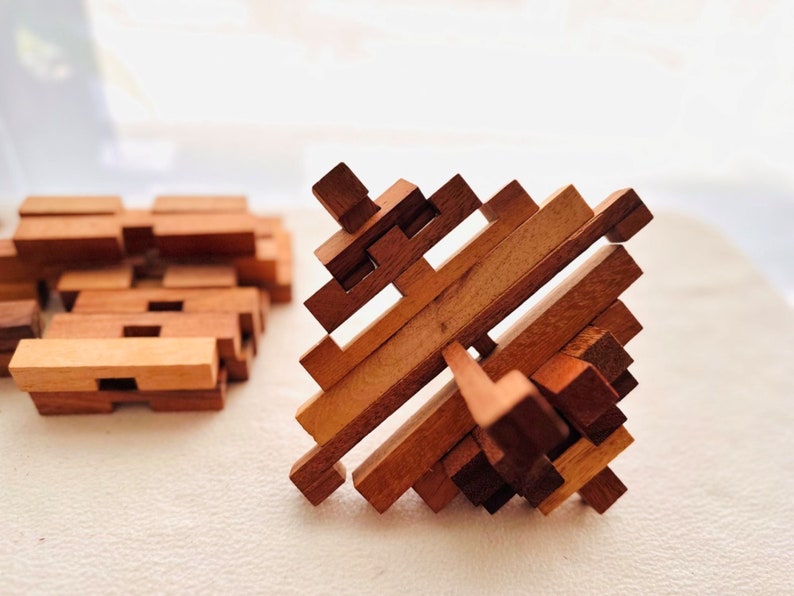 Japanese Interlocking Ladder Puzzle Secondary image