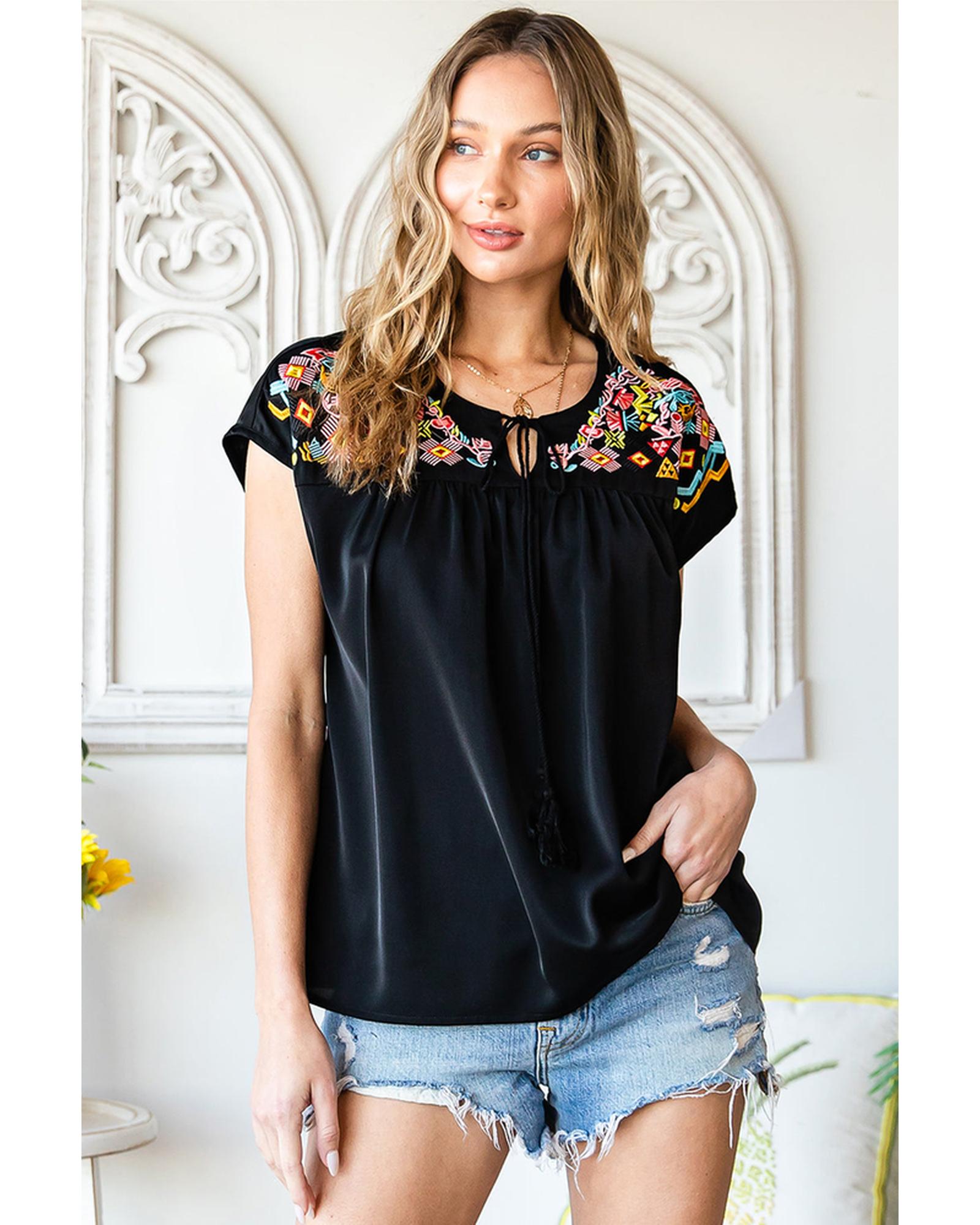 Azura Exchange Embroidered Short Sleeve Blouse - M Main image