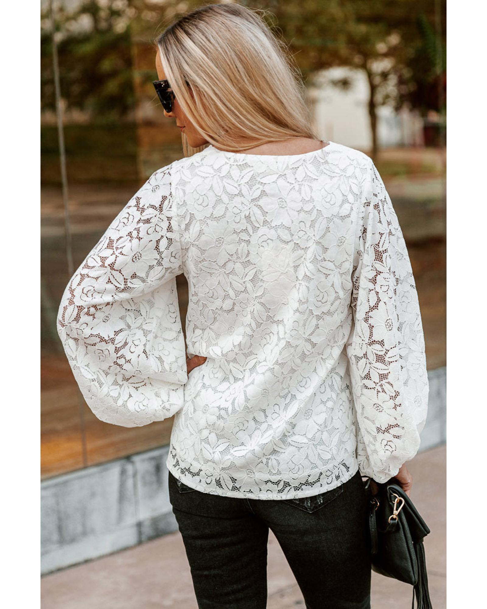 Azura Exchange Floral Lace Crochet V Neck Top - S Secondary image