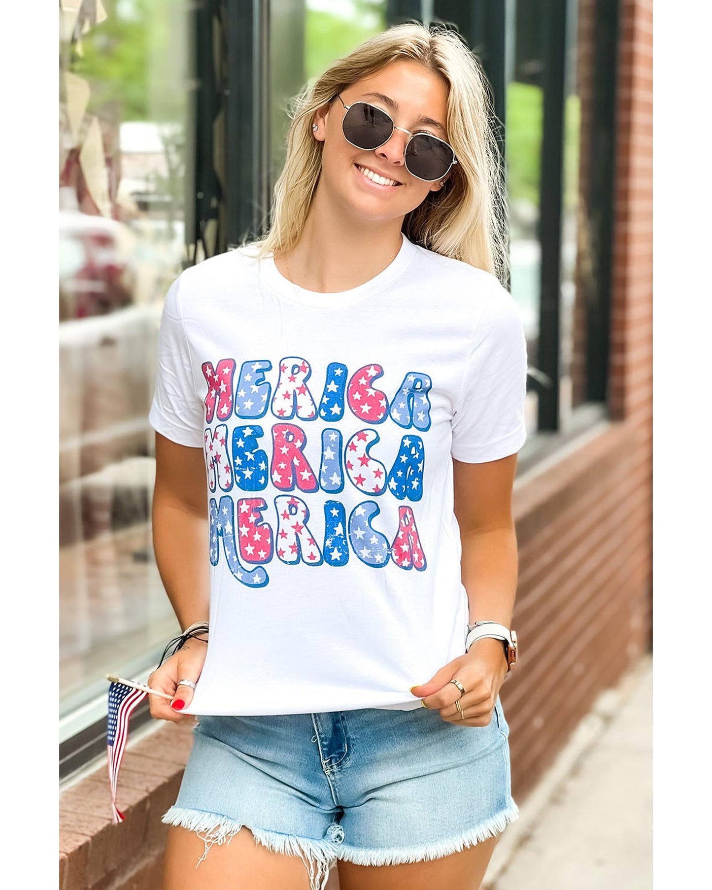 Azura Exchange Graphic Tee with MERICA Flag Element - XL