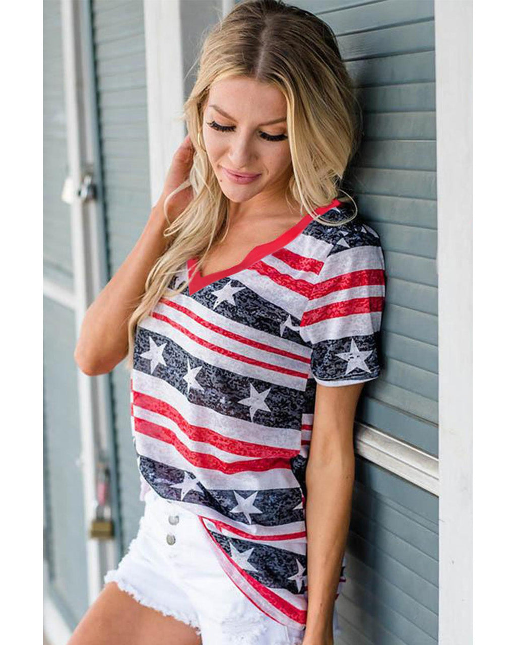 Azura Exchange Star and Stripe Print V-Neck T-Shirt - M
