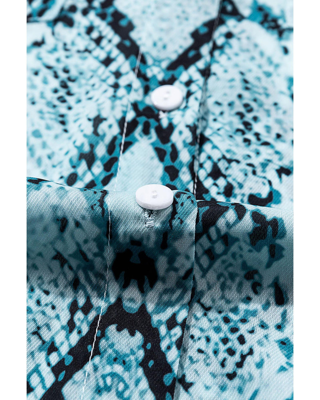 Azura Exchange Snake Print Shirt with Pockets - L
