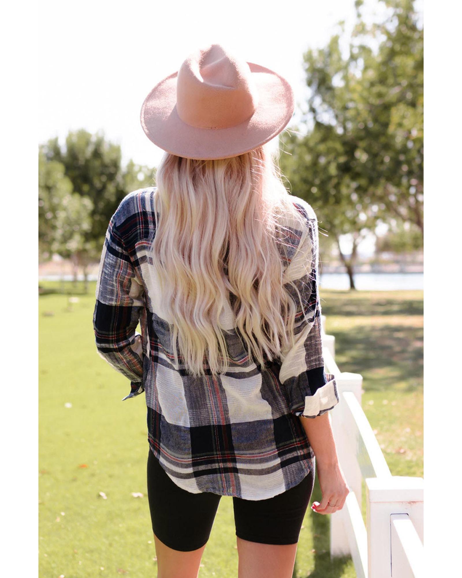 Azura Exchange Plaid Print Shirt with Distressed Raw Edge - M Secondary image