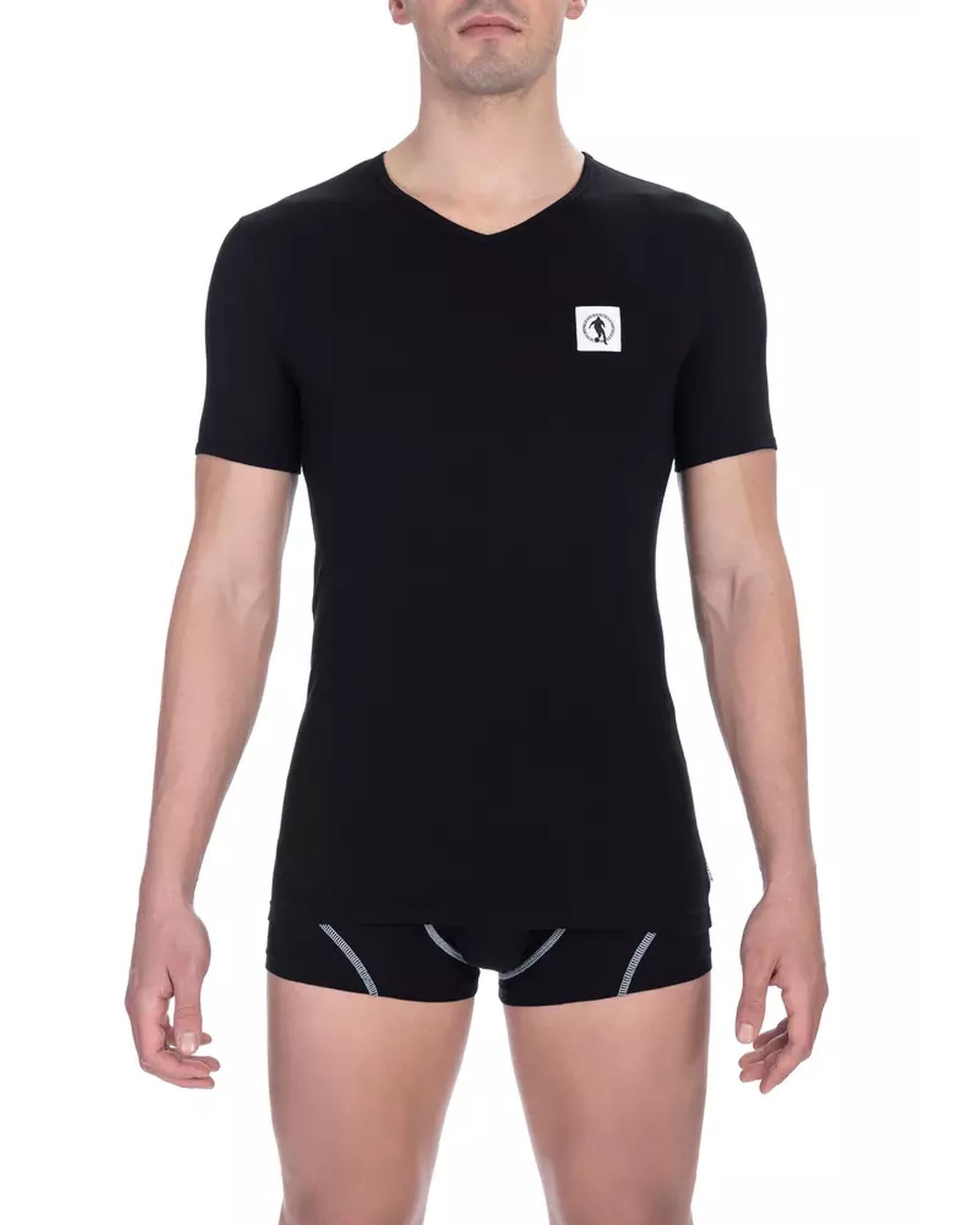 Minimalist V-neck T-shirt with a touch of elegance M Men Main image