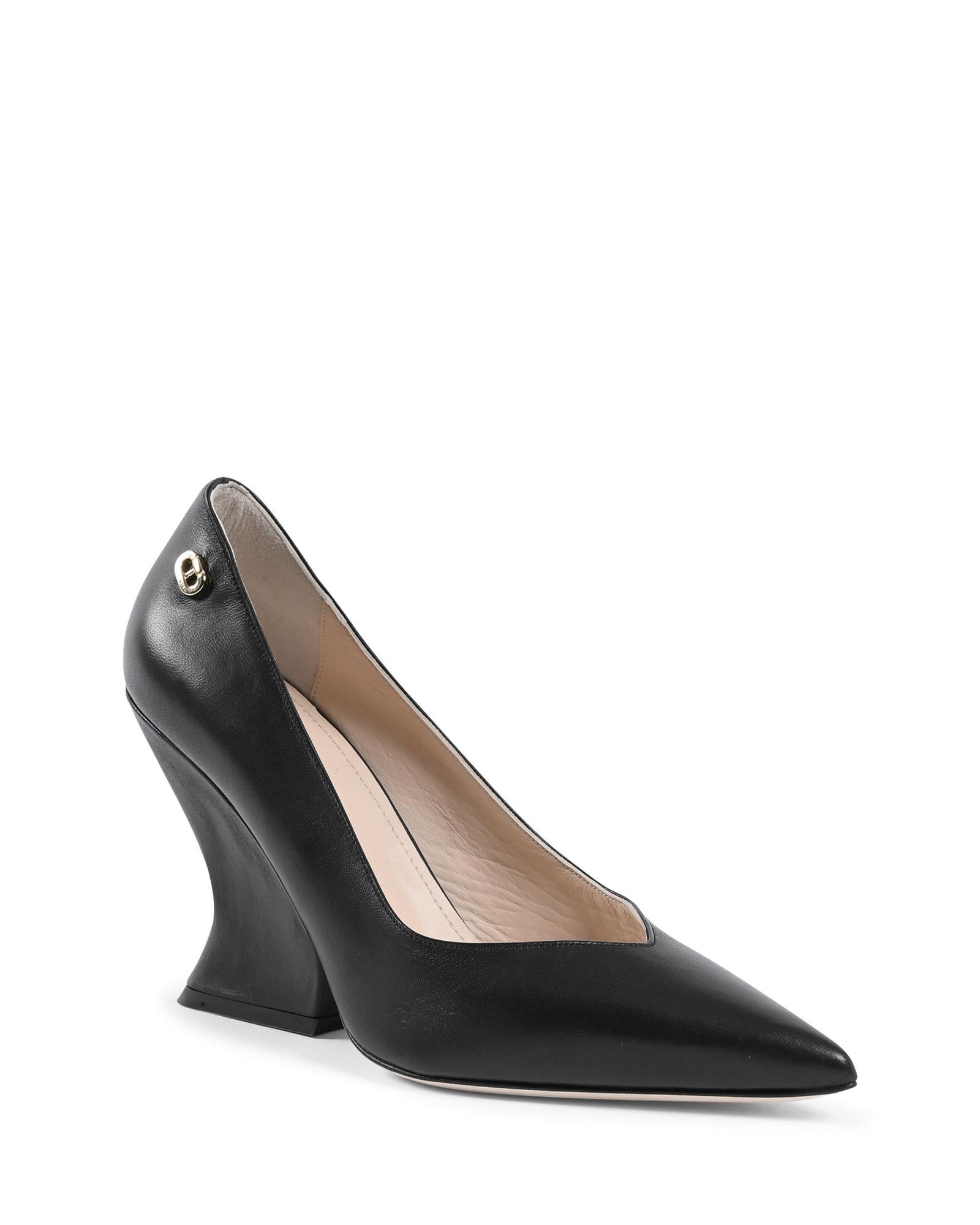 Wave-Shaped Heel Pointed-Toe Pumps - 37 EU Secondary image