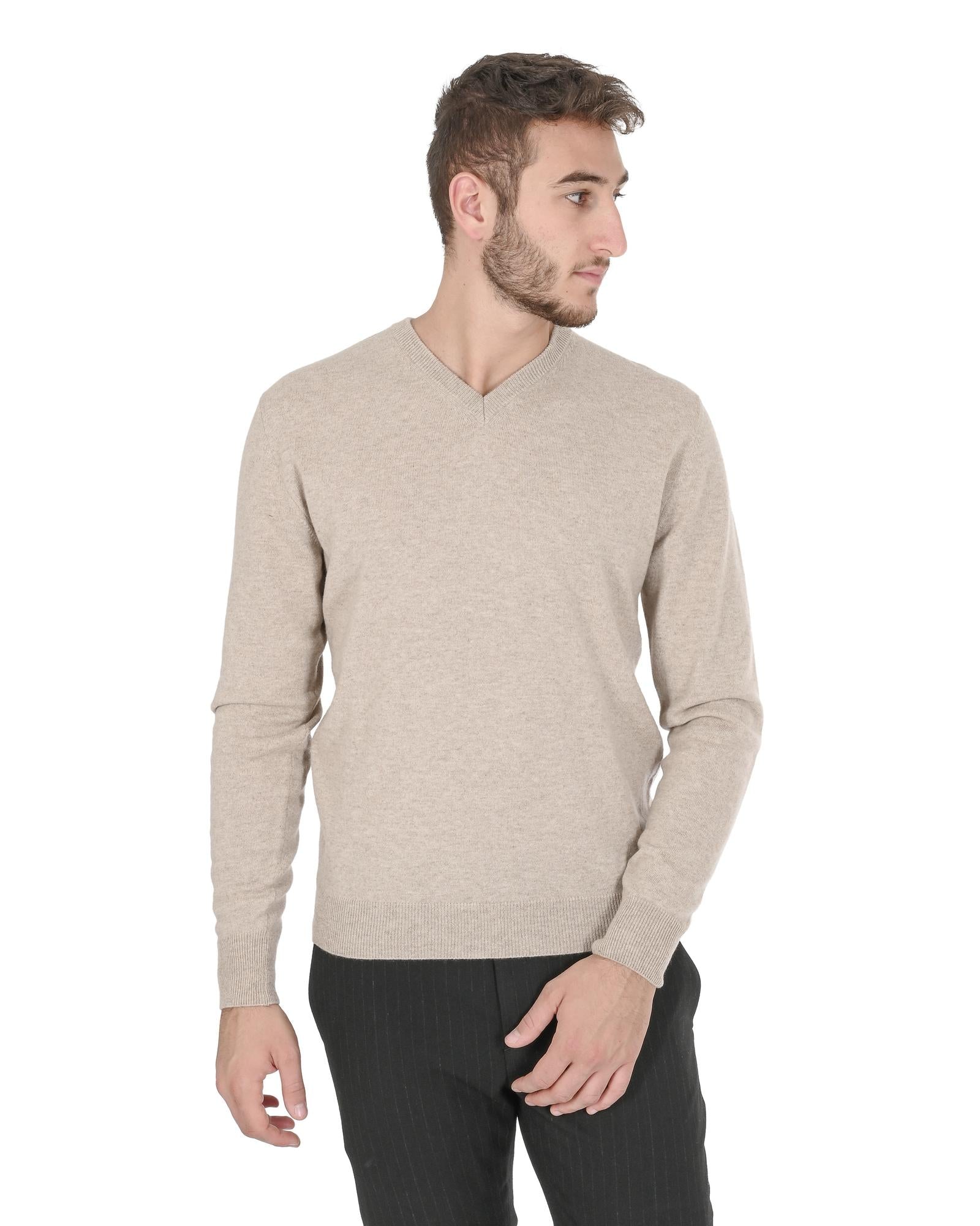 Refined Cashmere V-Neck Sweater - M Main image