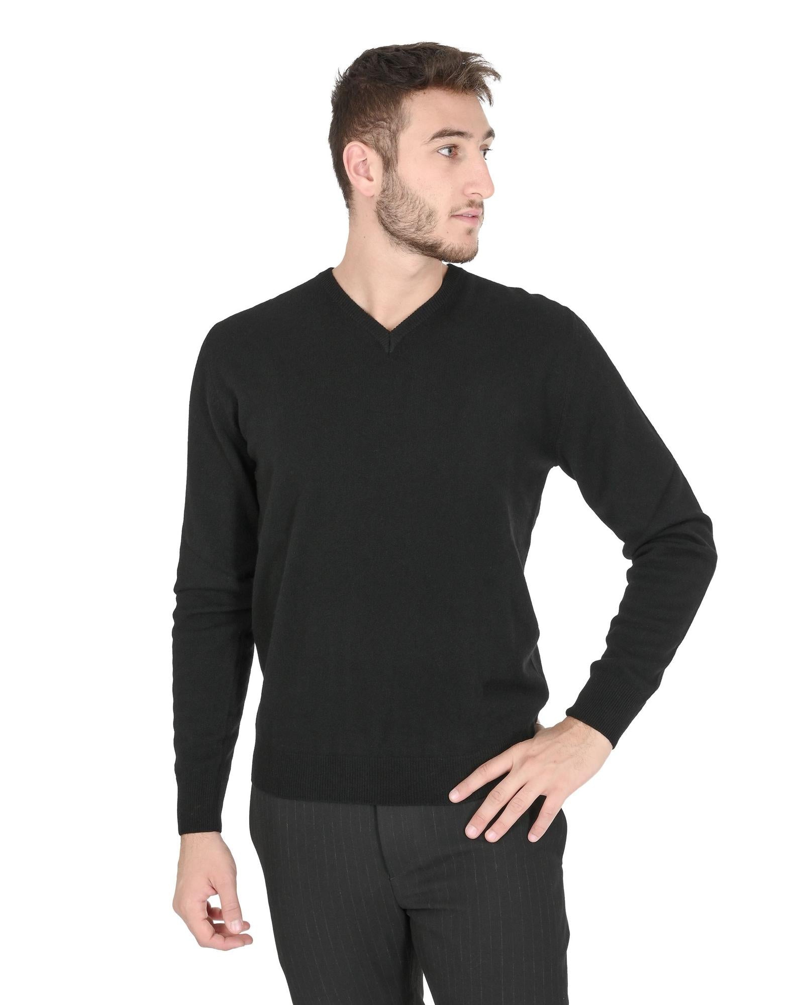 Crown of Edinburgh Cashmere Men's Refined Cashmere V-Neck Sweater in Black - 3XL Secondary image