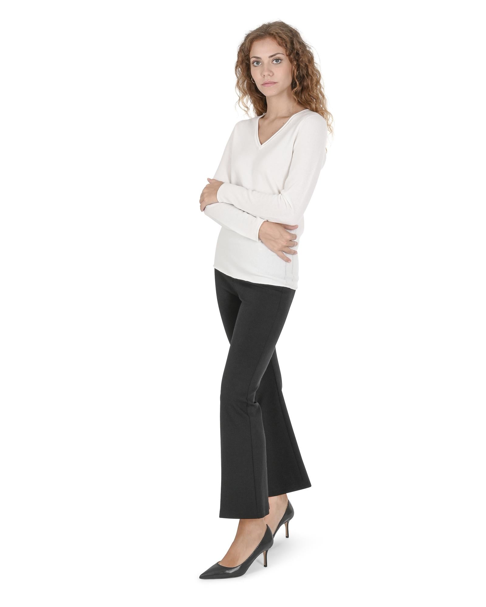 Crown of Edinburgh Cashmere Women's Premium Italian Cashmere V-Neck Sweater in Off white - 40 EU Secondary image
