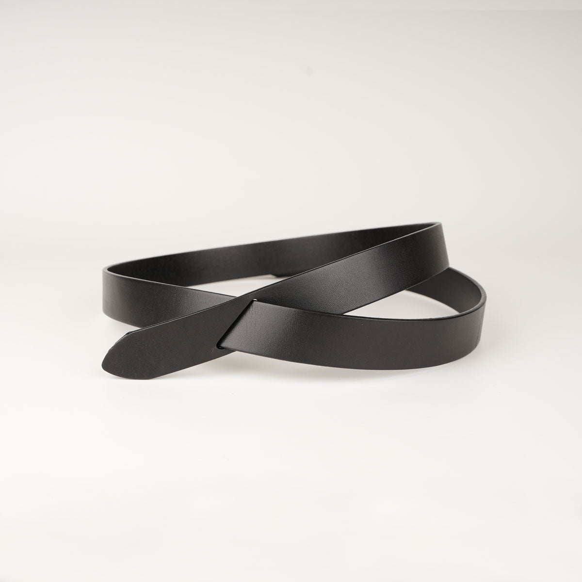 Peroz Arla Women's Black Leather Knotted Belt Main image