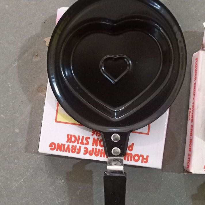 Heart Shape Mini Frypan, non-stick FUN product, cook HEART shaped eggs Secondary image