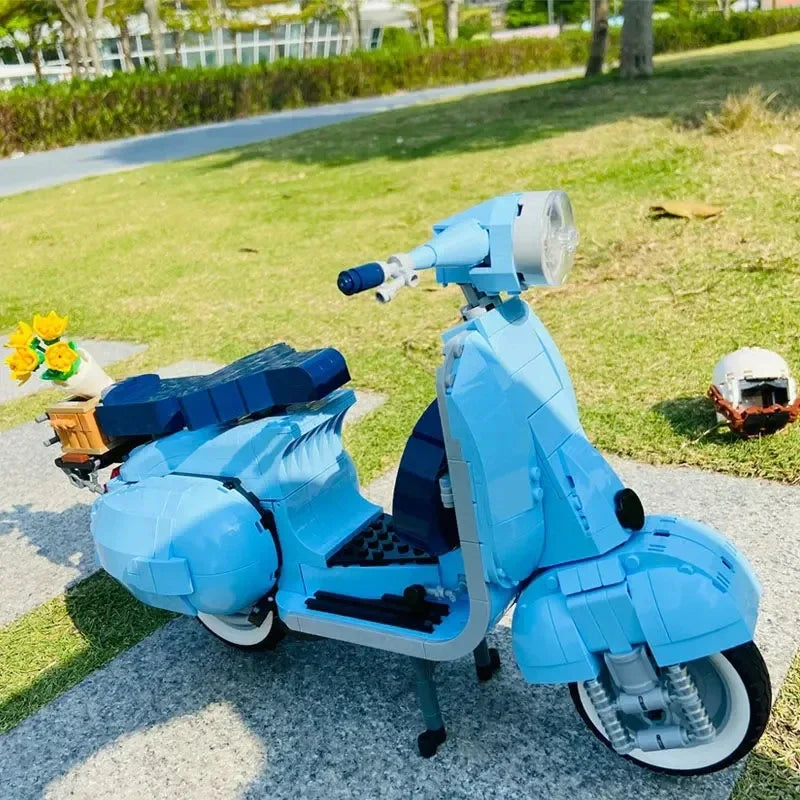 NNEOBA NEW Roman Vespas 125 MOC 10298 Motorcycle City Toys Secondary image
