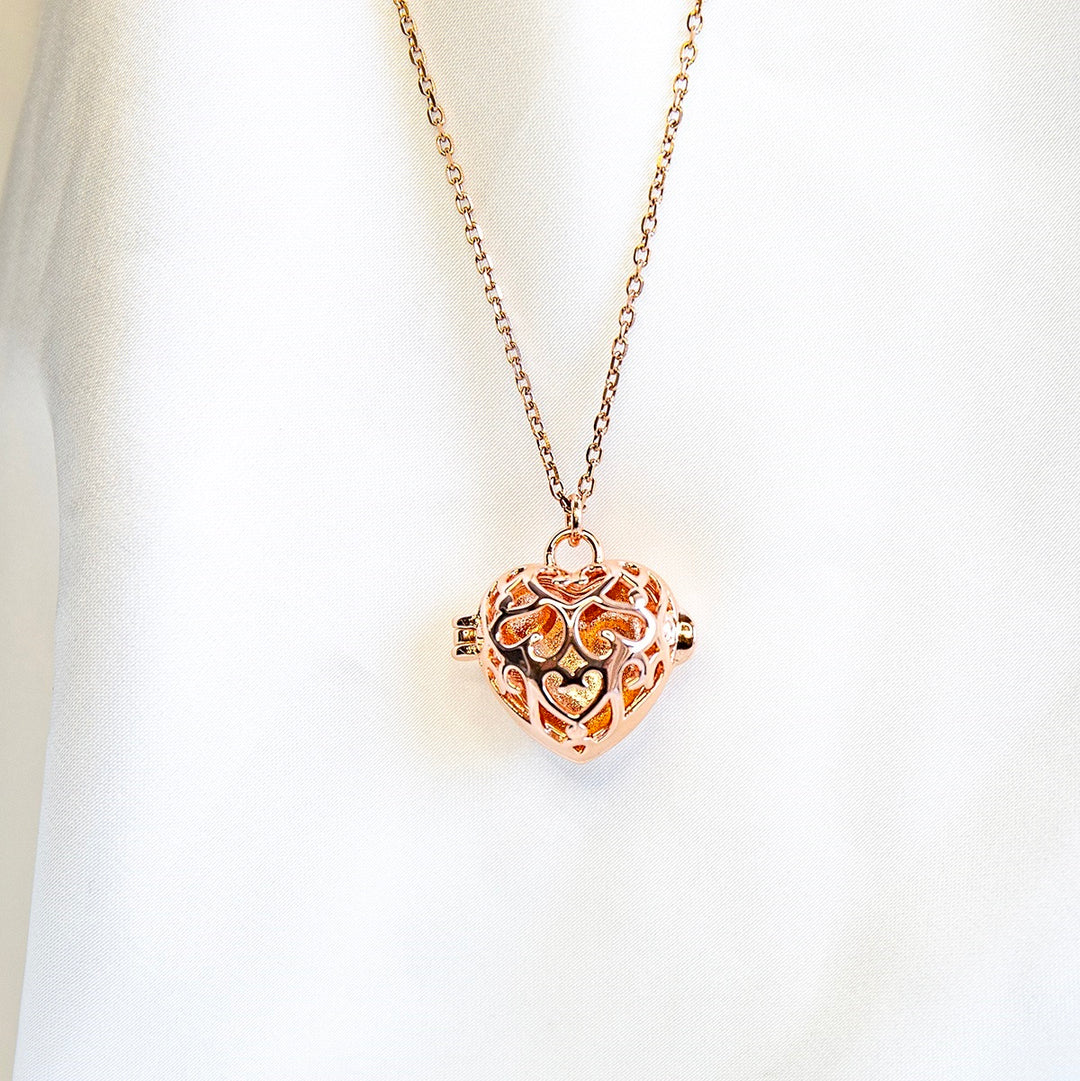 Gift Box - Love Heart Rose Gold Aroma Necklace + Purify Oil Blend Secondary image
