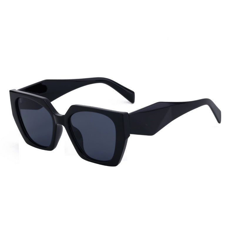 Bold Oversized Black Frame Sunglasses | UV400 Designer Fashion Shades Main image