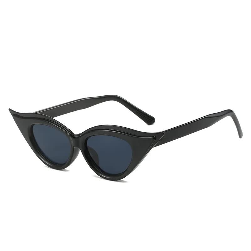 Retro Cat-Eye Sunglasses - Stylish Black Vintage Frames for Women Main image