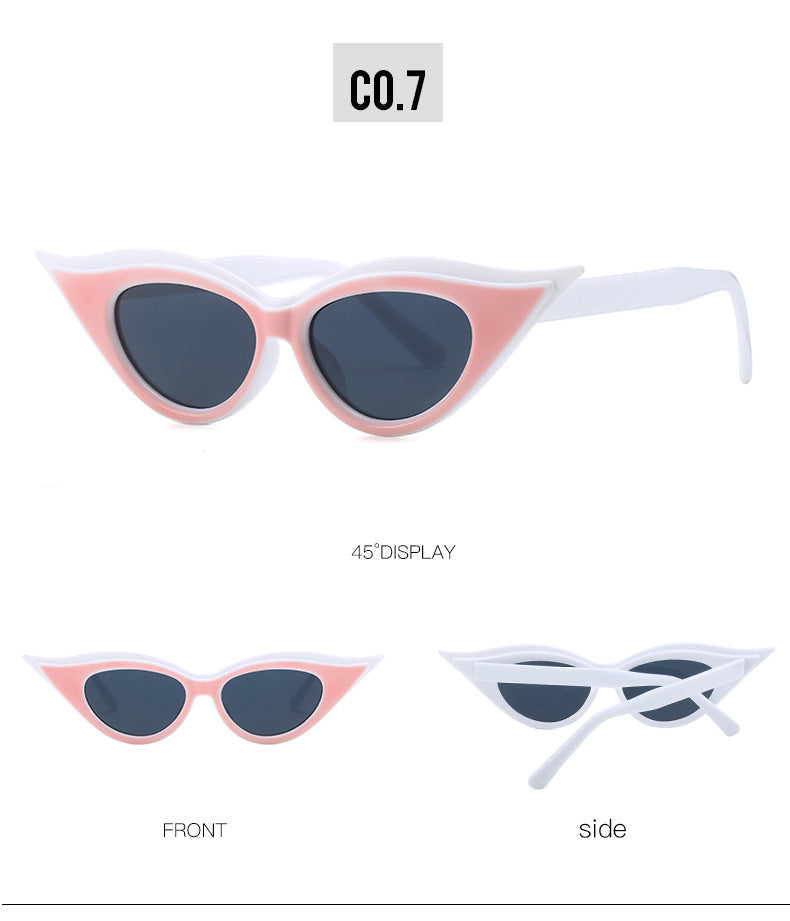 Retro Cat-Eye Sunglasses - Stylish White Vintage Frames for Women Secondary image