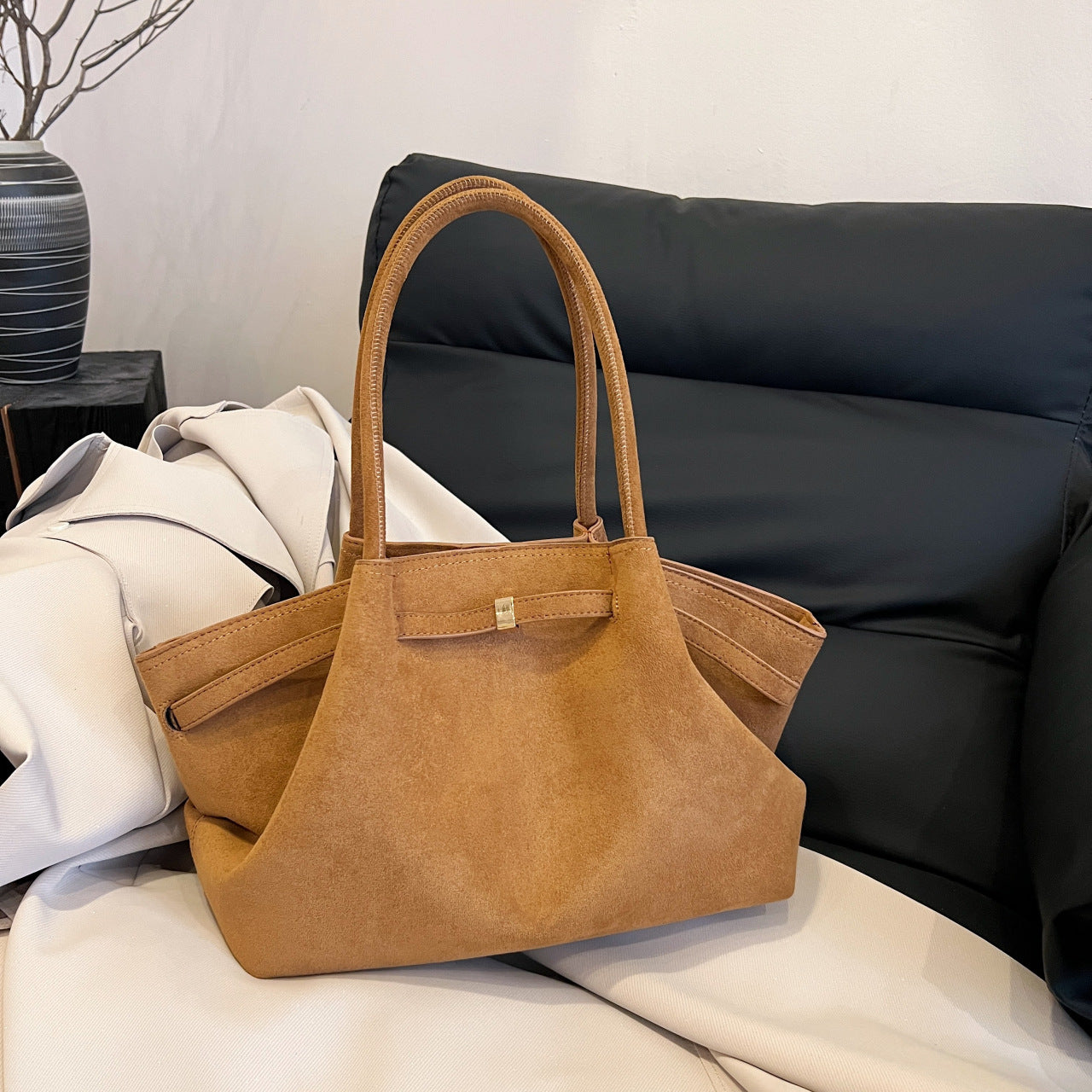 Brown Elegant Suede Tote Bag - Soft and Stylish Handbag for Everyday Use Main image