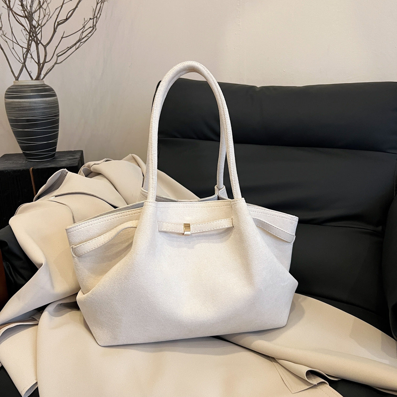 Beige Elegant Suede Tote Bag - Soft and Stylish Handbag for Everyday Use Main image