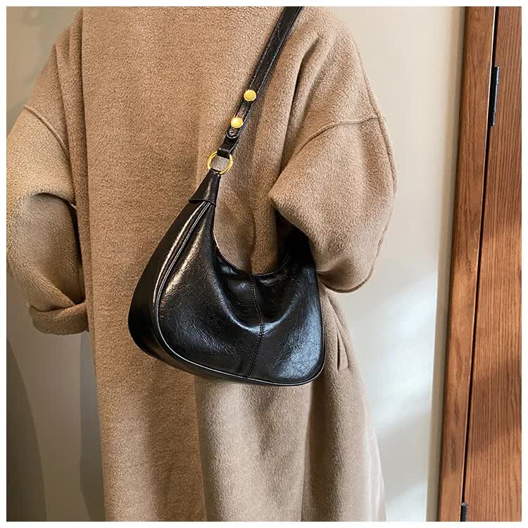 Black Vintage PU Leather Shoulder Bag - Women's Simple and Stylish Tote Bag for Commuting and Casual Use Secondary image